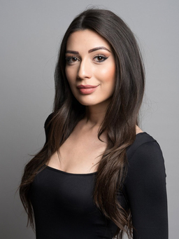  Egyházi Alexandra